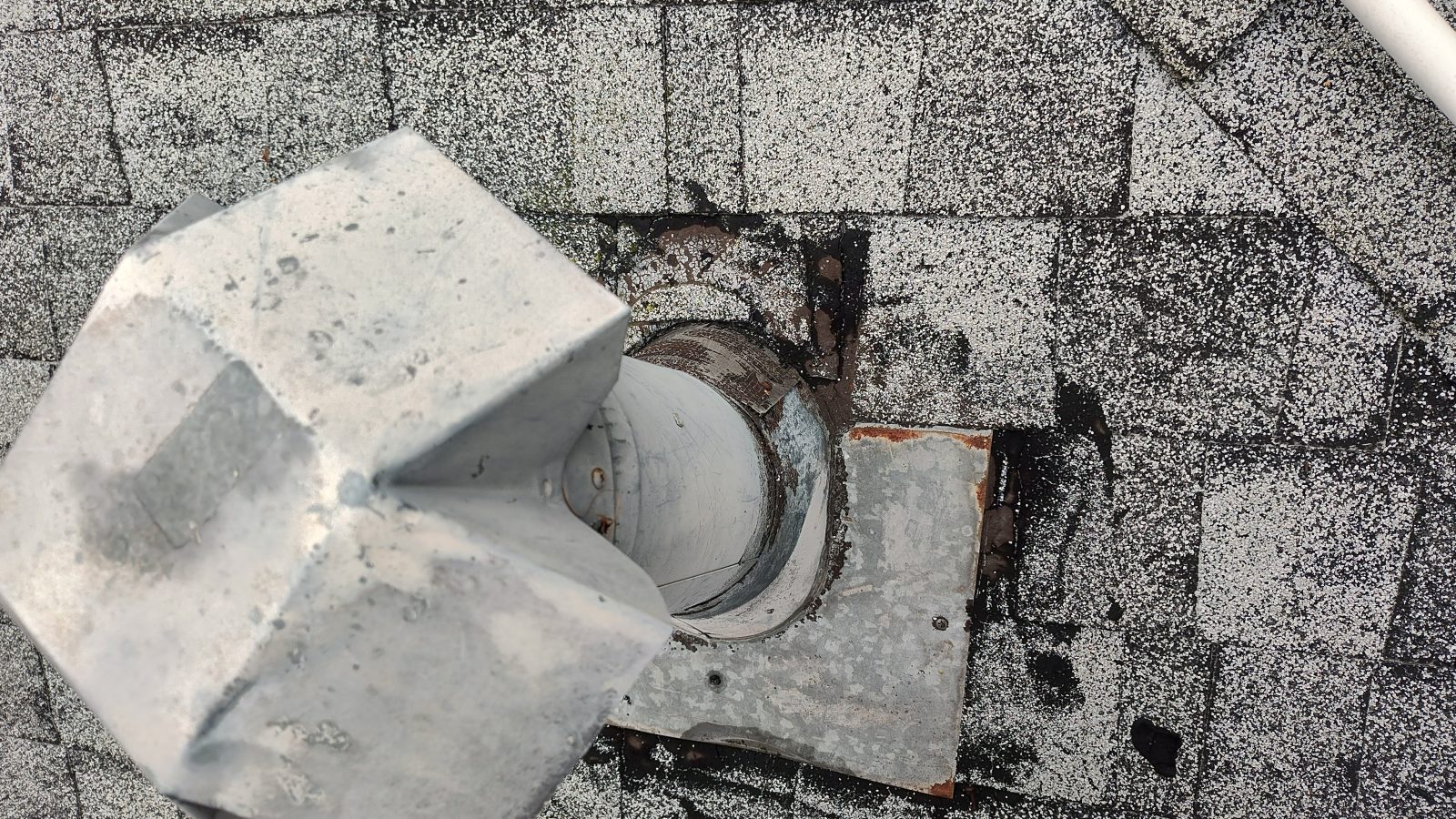Roof vent flashing